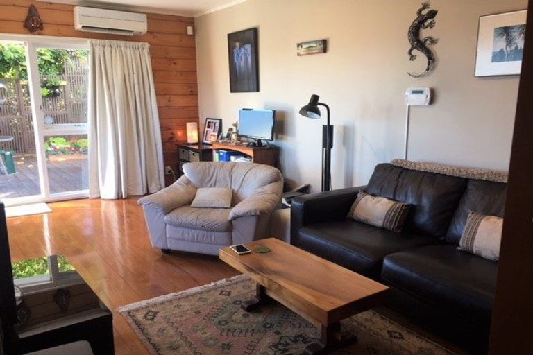 Photo of property in 97 Eversleigh Road, Belmont, Auckland, 0622