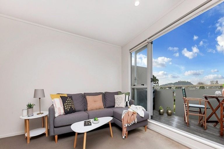 Photo of property in 325/26 Morningside Drive, Morningside, Auckland, 1025