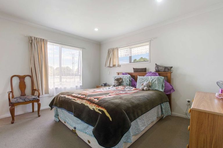 Photo of property in 114 Porchester Road, Papakura, 2110