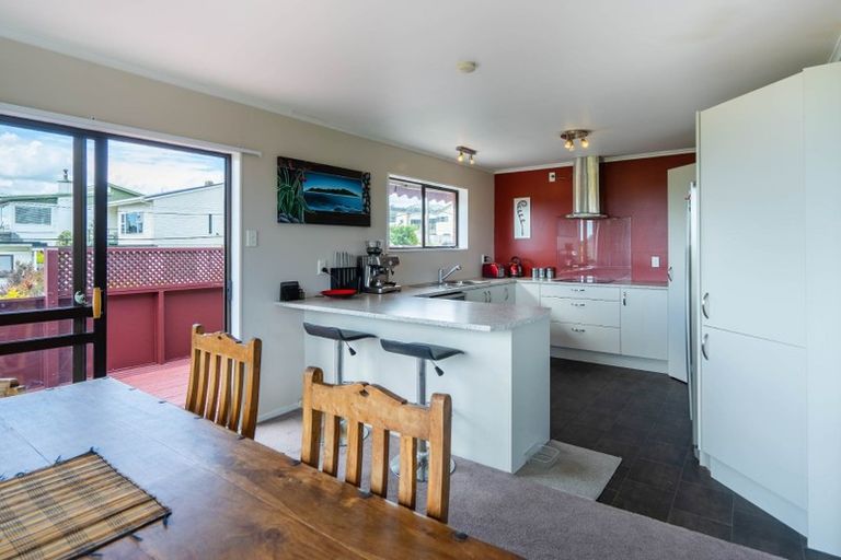 Photo of property in 34 Queens Road, Waikanae Beach, Waikanae, 5036