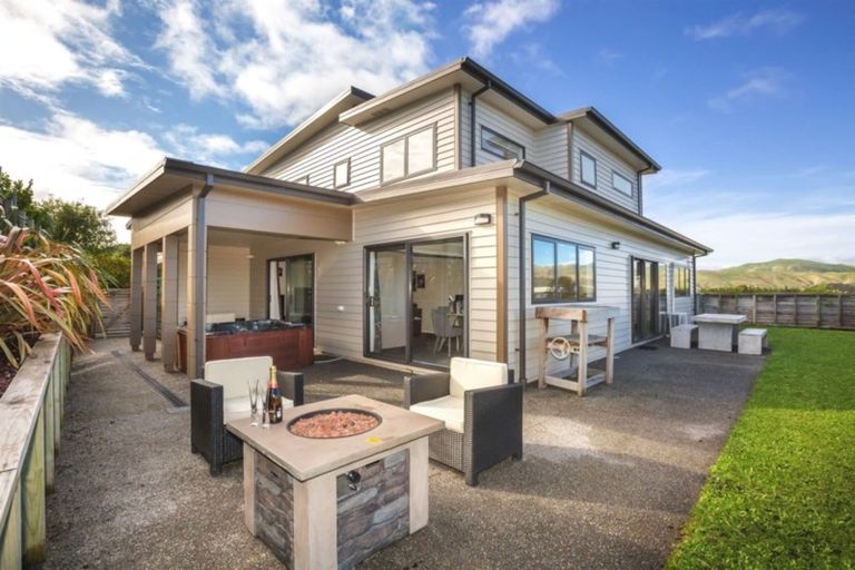 Photo of property in 58 Aotea Drive, Aotea, Porirua, 5024