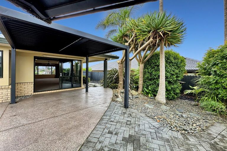 Photo of property in 26 Maghera Drive, East Tamaki Heights, Auckland, 2016