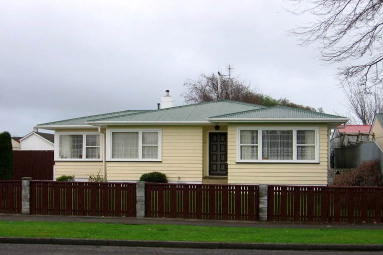 Photo of property in 4 Cavendish Crescent, Awapuni, Palmerston North, 4412