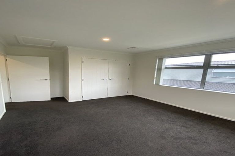 Photo of property in 9 Okataina Way, Aotea, Porirua, 5024