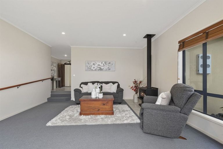 Photo of property in 34 Terry Smyth Drive, Kumeu, 0892