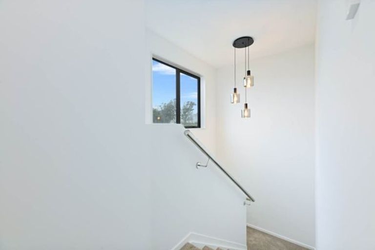 Photo of property in 118 Hyperion Drive, Randwick Park, Auckland, 2105