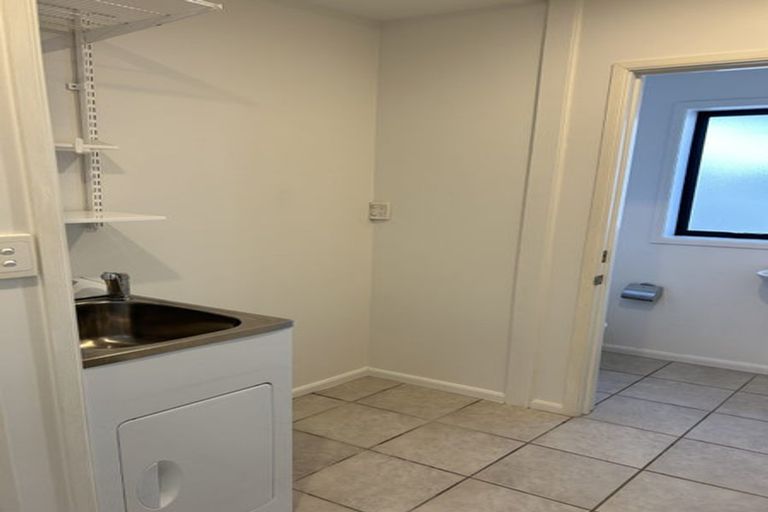 Photo of property in 4/52 Taharoto Road, Takapuna, Auckland, 0622