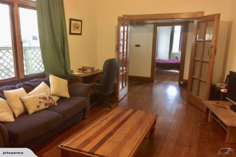 Photo of property in 19 George Street, Thorndon, Wellington, 6011