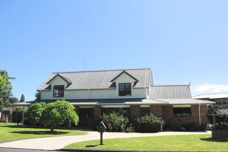 Photo of property in 2 Drayton Place, Leamington, Cambridge, 3432