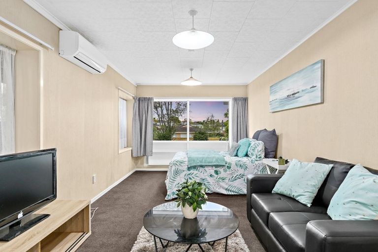 Photo of property in 9 Albemarle Place, Massey, Auckland, 0614