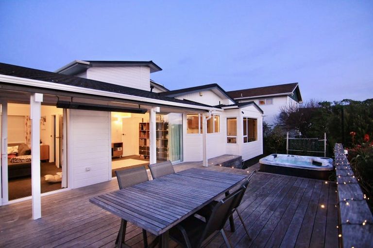 Photo of property in 11 Madison Place, Miramar, Wellington, 6022