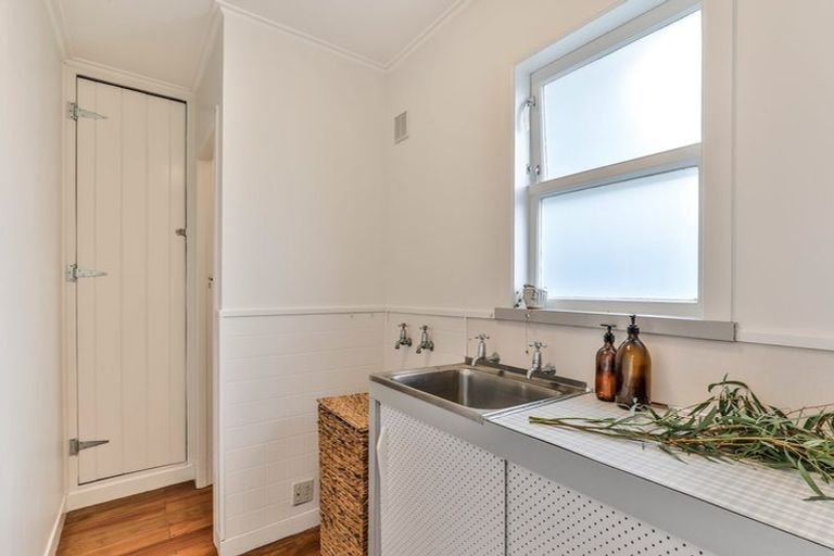 Photo of property in 257 Titirangi Road, Titirangi, Auckland, 0604