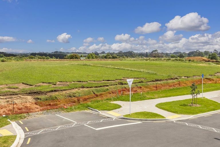 Photo of property in 55 Maungakaraka Road, Karaka, 2580