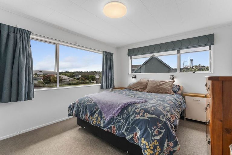 Photo of property in 14 Kempton Place, Richmond Heights, Taupo, 3330