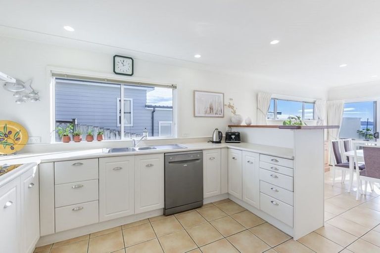 Photo of property in 8 Piccadilly Circus, Snells Beach, 0920