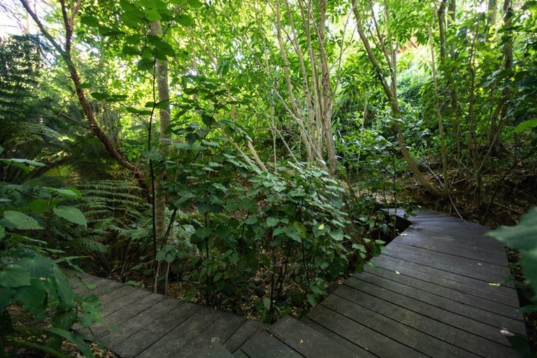 Photo of property in 33 Seaview Lane, Wainui, French Farm, 7582