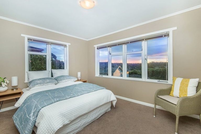 Photo of property in 1/16 Howard Road, Northcote, Auckland, 0627