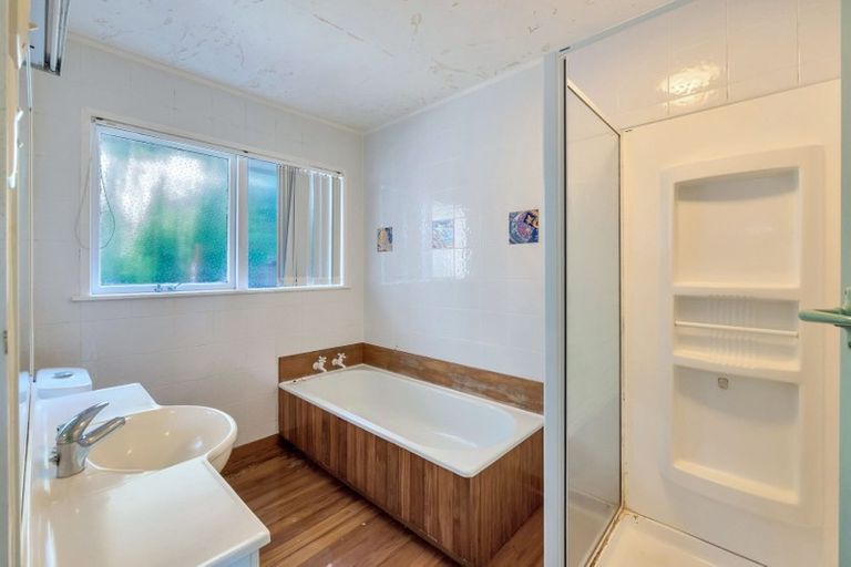 Photo of property in 8 Long Bay Drive, Torbay, Auckland, 0630