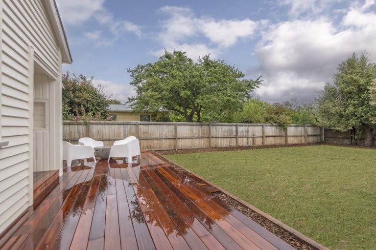 Photo of property in 121 Eastern Terrace, Beckenham, Christchurch, 8023