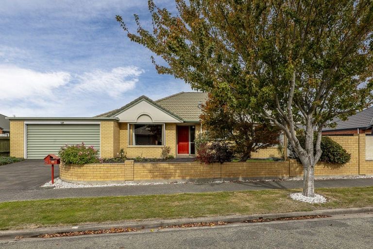 Photo of property in 1/15 Showgate Avenue, Sockburn, Christchurch, 8042
