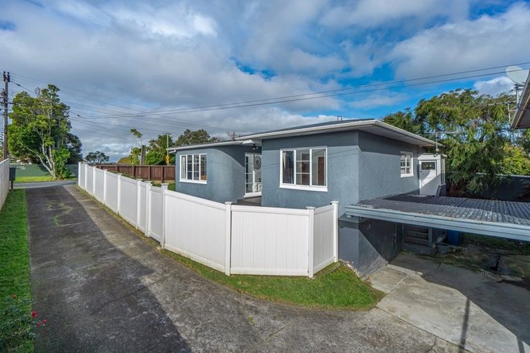Photo of property in 1/72 Lynwood Road, New Lynn, Auckland, 0600