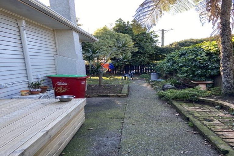 Photo of property in 122 Mahia Road, Wattle Downs, Auckland, 2103