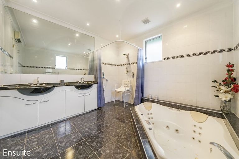 Photo of property in 4 Greenwich Grove, Stokes Valley, Lower Hutt, 5019