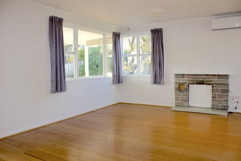 Photo of property in 16 Tonkin Drive, Sunnynook, Auckland, 0620