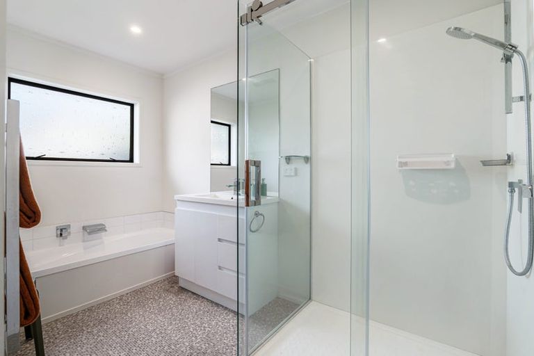 Photo of property in 23b Riverside Road, Orewa, 0931