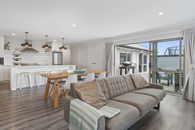 Photo of property in 93 Puhirake Crescent, Pyes Pa, Tauranga, 3112