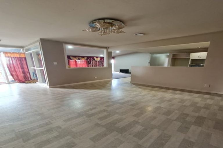 Photo of property in 39 Sunnyside Road, Sunnyvale, Auckland, 0612