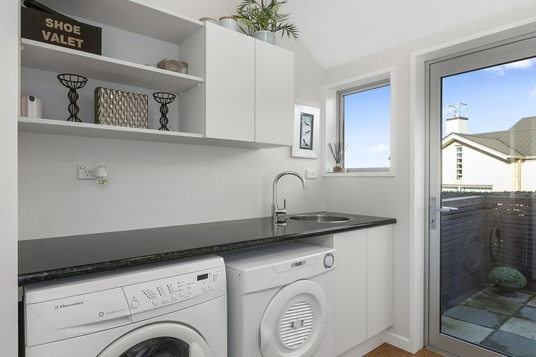 Photo of property in 11 Holyport Close, Fairfield, Dunedin, 9018