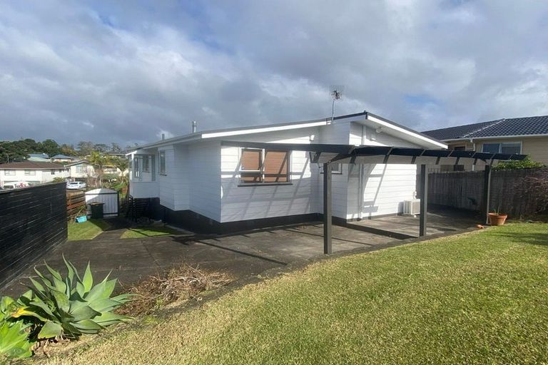 Photo of property in 63 Rosewarne Crescent, Glendene, Auckland, 0602