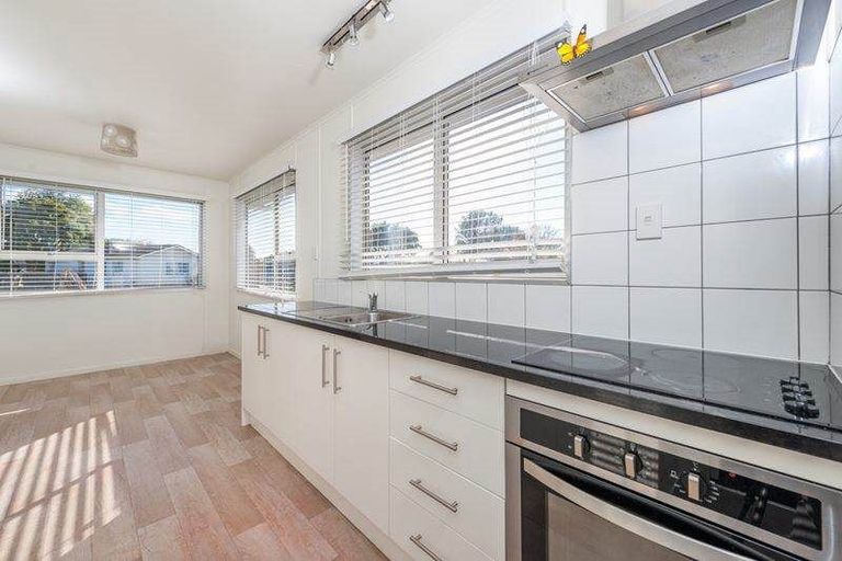 Photo of property in 100 Wordsworth Road, Manurewa, Auckland, 2102