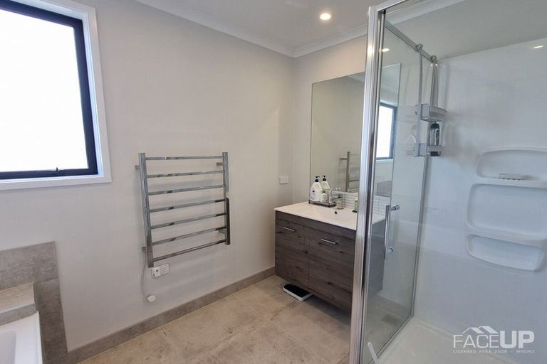 Photo of property in 2 Wai Place, Westgate, Auckland, 0614