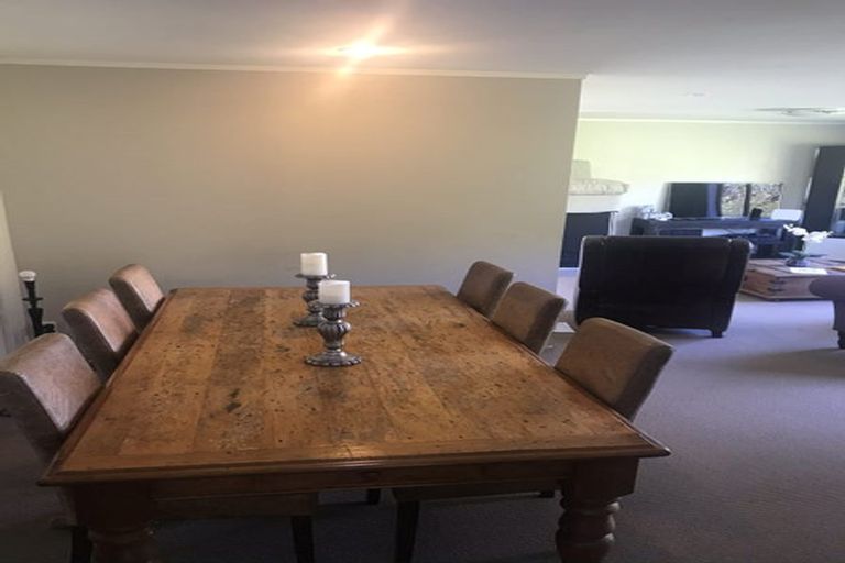 Photo of property in 14 Kilkenny Place, Fitzherbert, Palmerston North, 4410