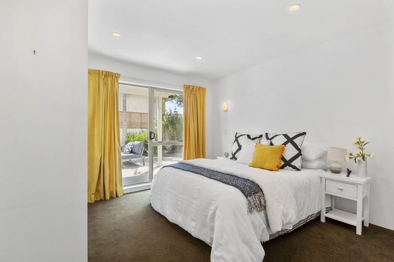 Photo of property in 825 Beach Road, Browns Bay, Auckland, 0630