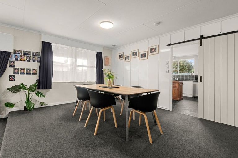 Photo of property in 12 Tabak Crescent, Takaro, Palmerston North, 4412