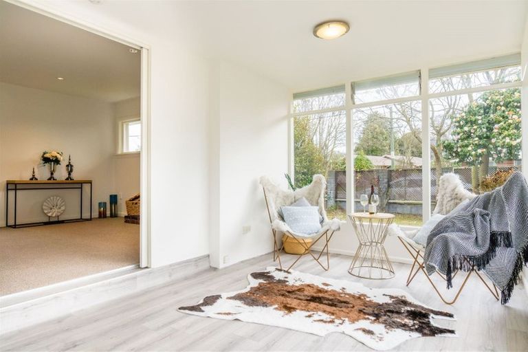 Photo of property in 27 Middlepark Road, Sockburn, Christchurch, 8042