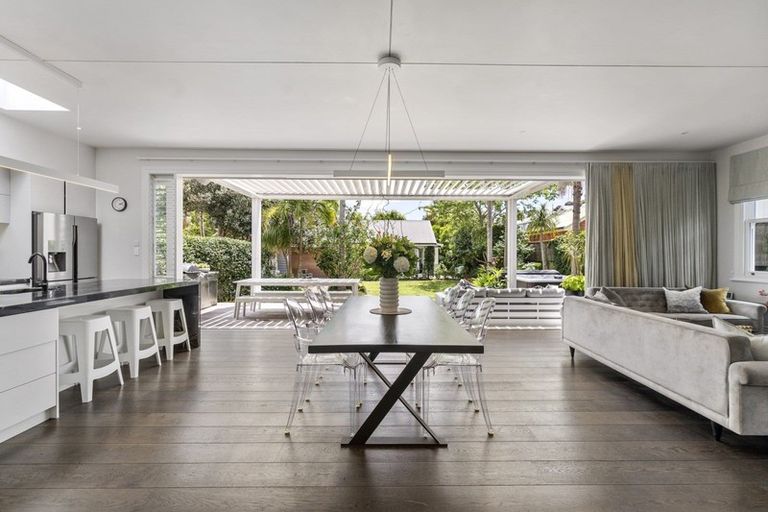 Photo of property in 23 Cheltenham Road, Devonport, Auckland, 0624