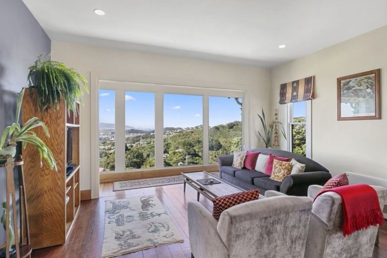 Photo of property in 12 Highbury Road, Highbury, Wellington, 6012