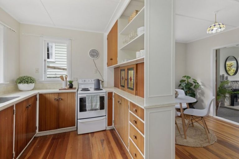 Photo of property in 25 Bird Grove, Stokes Valley, Lower Hutt, 5019