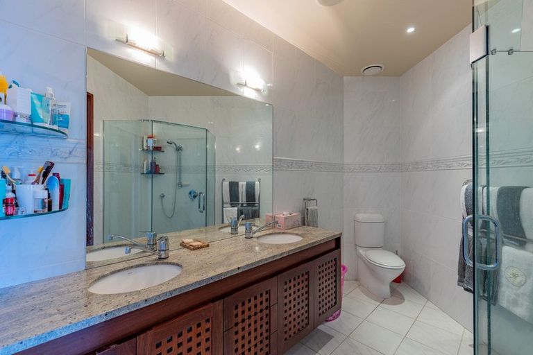 Photo of property in 1/3 Portal Place, Murrays Bay, Auckland, 0630