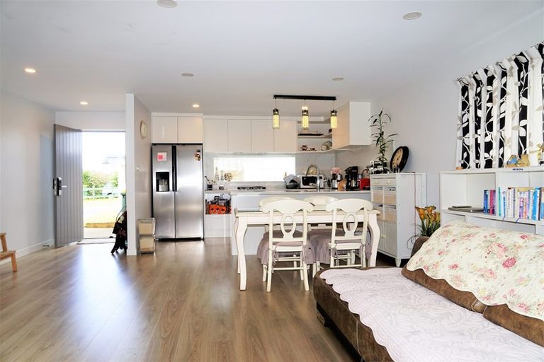 Photo of property in 27 Waterloo Road, Milford, Auckland, 0620