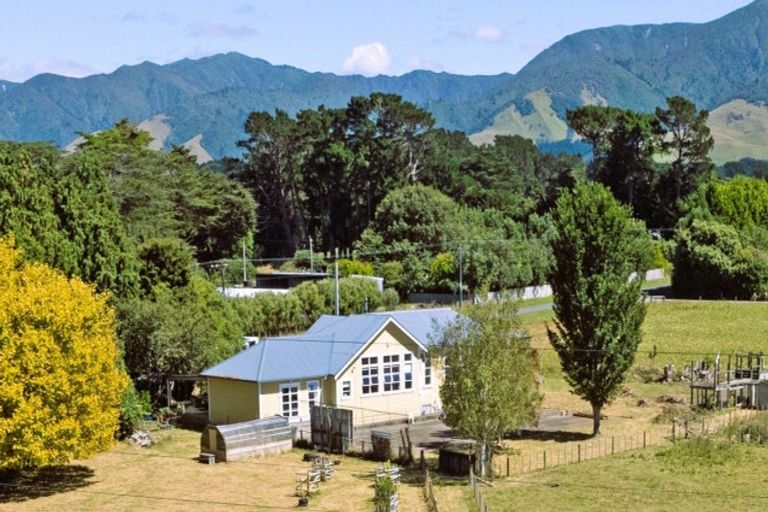 Photo of property in 680 Laws Road, Dannevirke, 4978