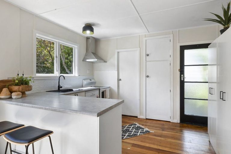 Photo of property in 117f Seaview Road, Westown, New Plymouth, 4310