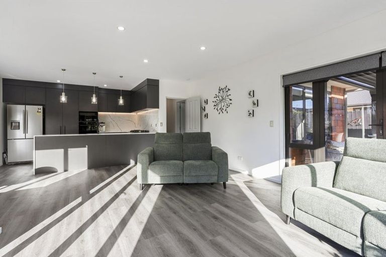 Photo of property in 6 Taiwhenua Street, Rangiora, 7400