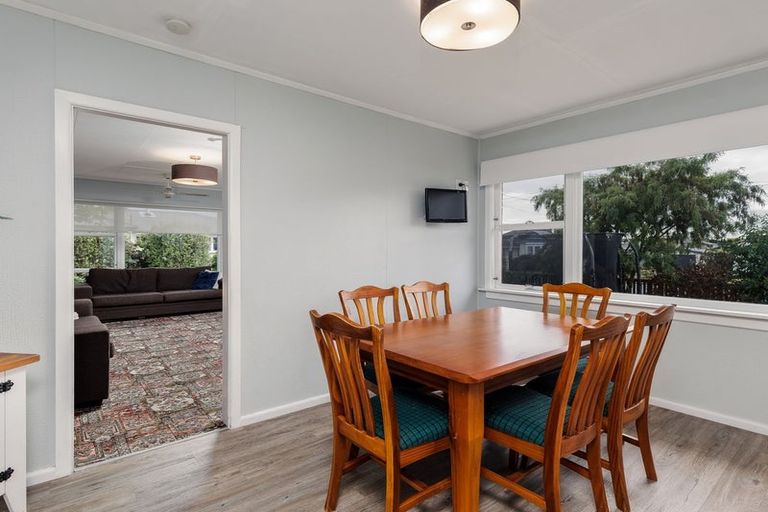 Photo of property in 15 Oxford Street, Waimate, 7924