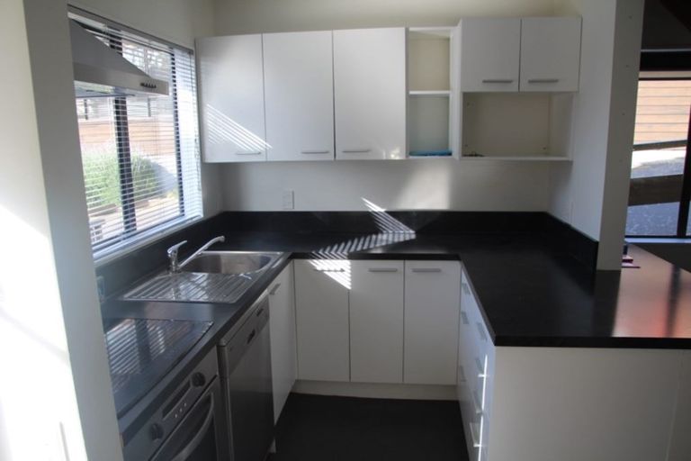 Photo of property in 9/199 Grant Road, Thorndon, Wellington, 6011