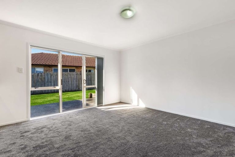 Photo of property in 6 Bibury Avenue, Henderson, Auckland, 0612